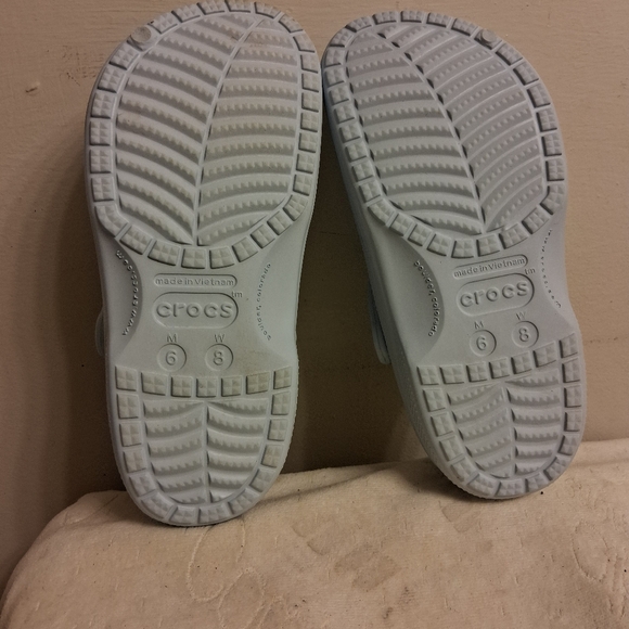 Womens Crocs Light Blue Clogs Unisex, Womens Sz 8, Mens Sz 6 - Picture 13 of 16